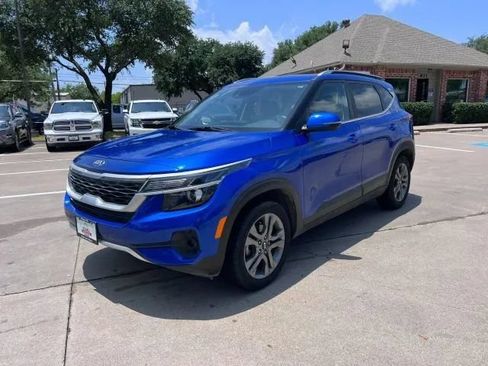Used 2021 Kia Seltos S FWD image 3
