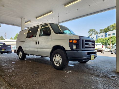 Used 2014 Ford E-350 and Econoline 350 Super Duty w/ Power Group RWD image 5
