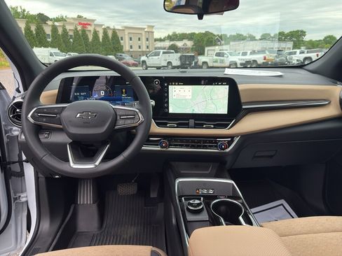 New 2026 Chevrolet Equinox ACTIV w/ Convenience Package III FWD image 18