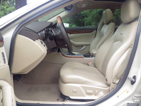 Used 2011 Cadillac CTS Luxury AWD/4WD image 7