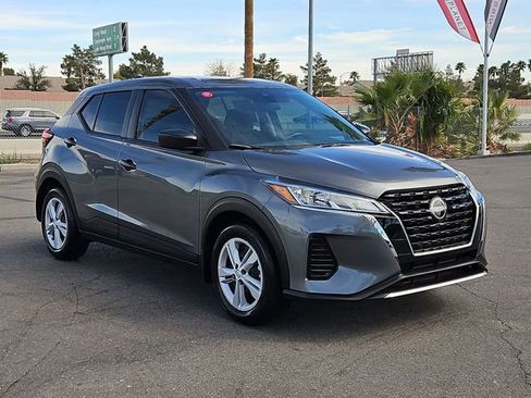 Certified 2025 Nissan Kicks Play S image 9