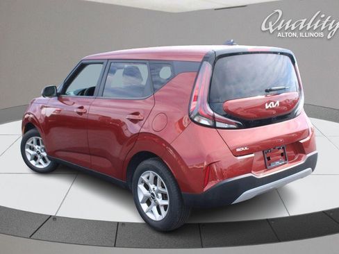 Used 2023 Kia Soul LX w/ LX Technology Package image 6