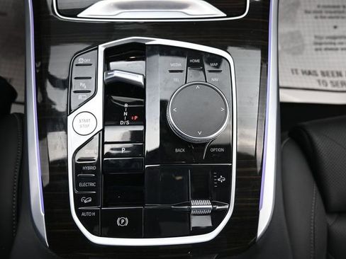 Used 2024 BMW X5 xDrive50e image 18