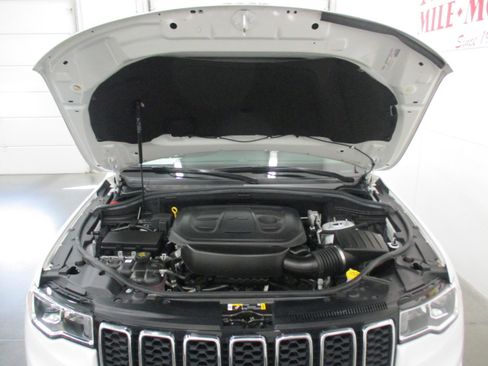 Used 2022 Jeep Grand Cherokee Limited image 30
