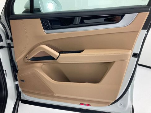 Certified 2024 Porsche Cayenne image 22