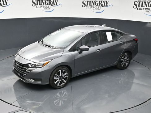 Used 2025 Nissan Versa SV FWD image 11