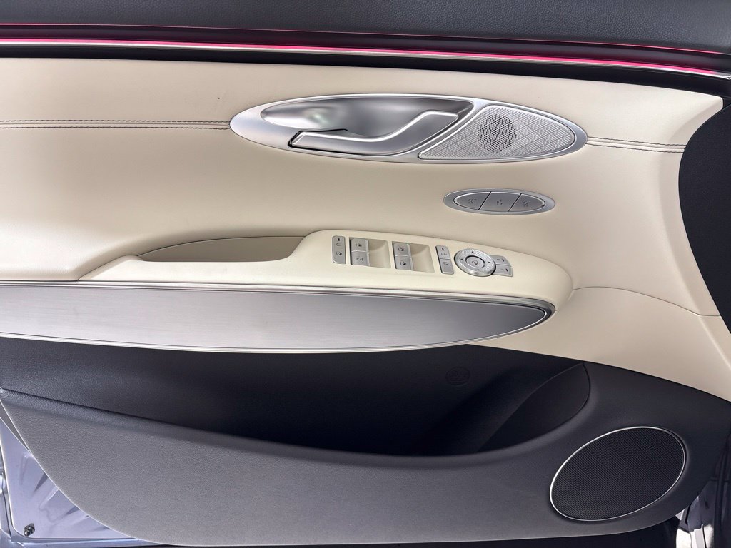 New 2027 Genesis GV70 2.5T Select AWD/4WD image 17