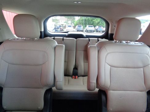 Used 2020 Ford Explorer Limited AWD/4WD image 9