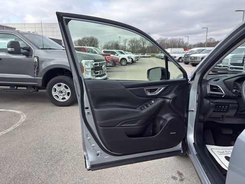 Used 2023 Subaru Forester Touring image 18