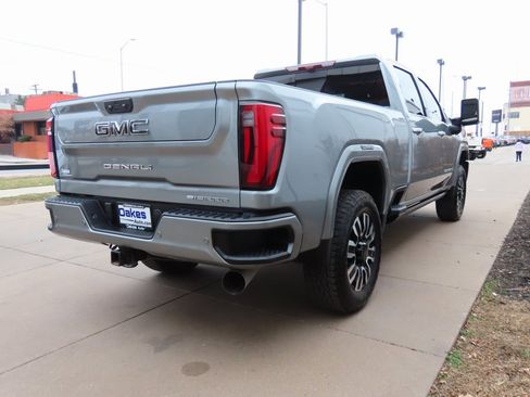 Used 2024 GMC Sierra 2500 Denali Ultimate image 7