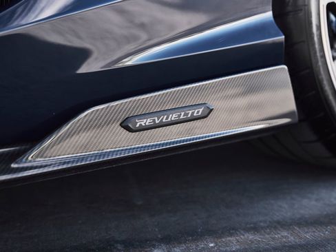 Used 2025 Lamborghini Revuelto AWD/4WD image 15