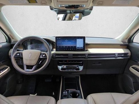 Used 2023 Lincoln Corsair Reserve w/ Equipment Group 201A FWD image 19