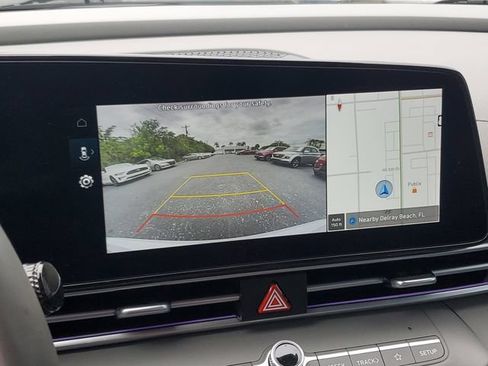 Certified 2025 Hyundai Elantra SEL FWD image 18