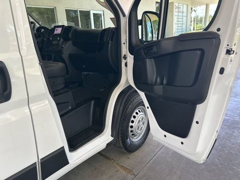 Used 2025 RAM ProMaster 2500 w/ Convenience Group FWD image 26