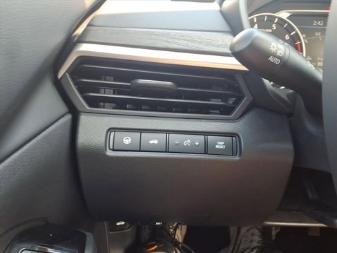 New 2025 Nissan Altima 2.5 SL image 10