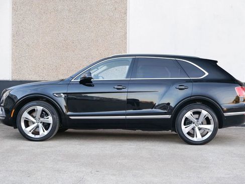 Used 2018 Bentley Bentayga image 6