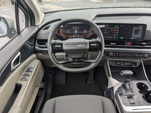 New 2027 Kia Carnival LX FWD image 18
