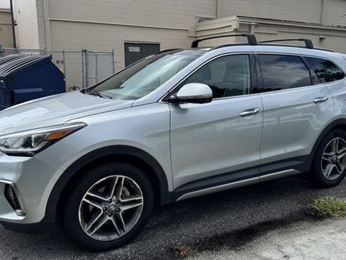 Used 2019 Hyundai Santa Fe XL FWD image 2