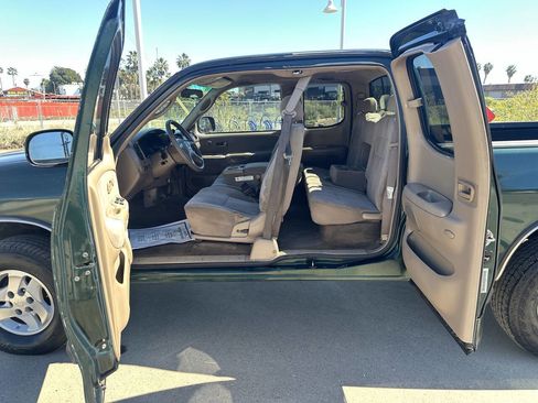 Used 2001 Toyota Tundra SR5 image 11