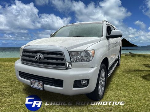 Used 2017 Toyota Sequoia Platinum image 1