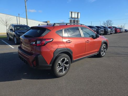 Used 2024 Subaru Crosstrek 2.0i Premium image 2
