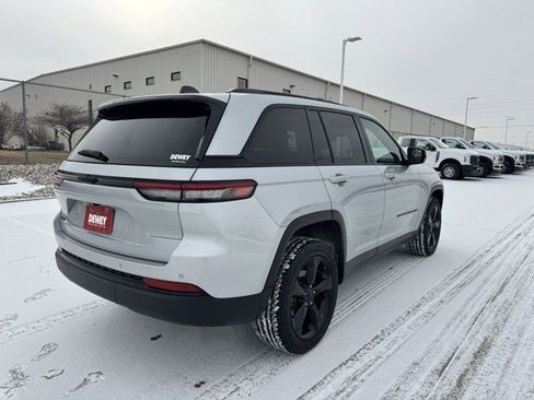 Certified 2023 Jeep Grand Cherokee Altitude image 7