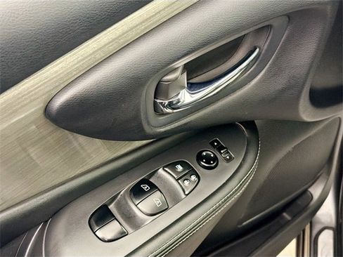 Used 2015 Nissan Murano SV image 17