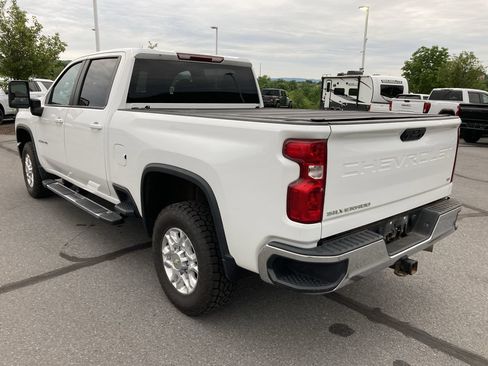 Used 2022 Chevrolet Silverado 2500 LT w/ Convenience Package AWD/4WD image 5