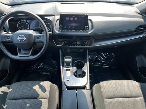 Used 2025 Nissan Rogue SV FWD image 38