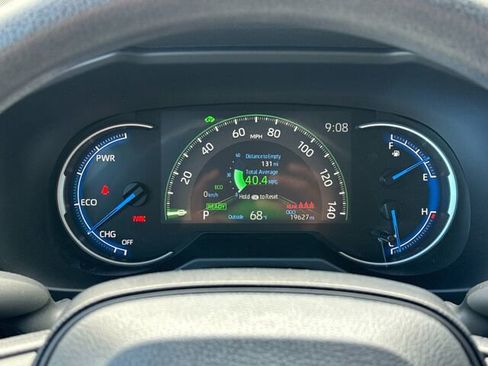 Used 2024 Toyota RAV4 LE image 29