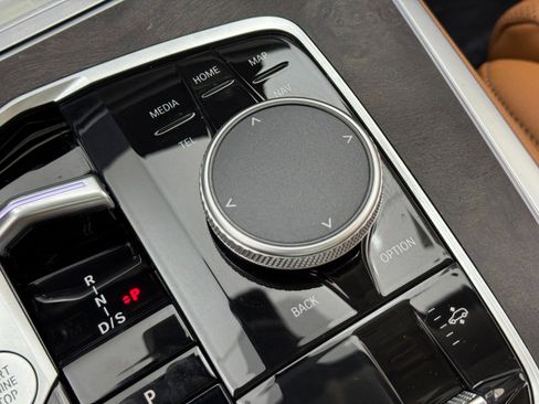 Used 2023 BMW X7 xDrive40i w/ Premium Package image 33