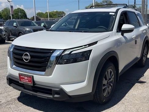 New 2025 Nissan Pathfinder SV w/ SV Premium Package image 29