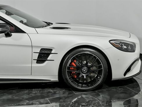 Used 2018 Mercedes-Benz SL 63 AMG image 15
