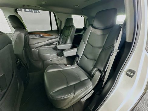Used 2020 Cadillac Escalade Premium Luxury image 30