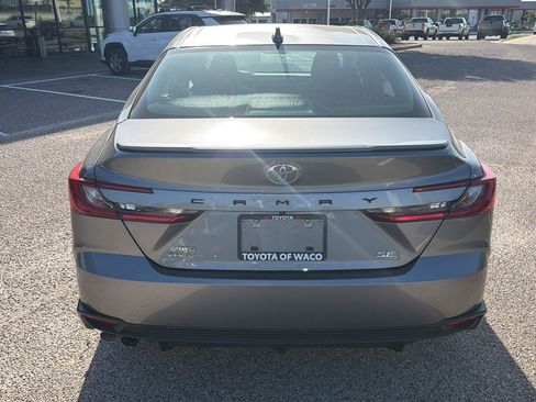 Used 2025 Toyota Camry SE AWD/4WD image 4