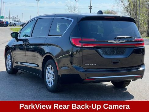 New 2026 Chrysler Pacifica Select FWD image 9