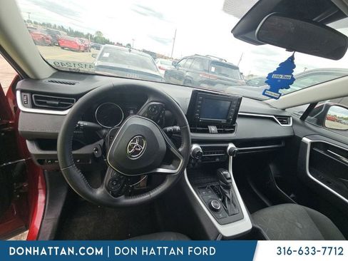 Used 2022 Toyota RAV4 XLE w/ XLE Grade Weather Package AWD/4WD image 7