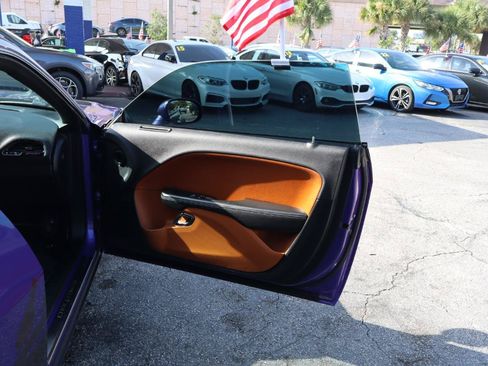 Used 2016 Dodge Challenger SRT Hellcat RWD image 10