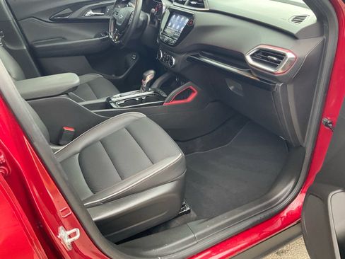Used 2021 Chevrolet TrailBlazer RS w/ Sun and Liftgate Package image 25