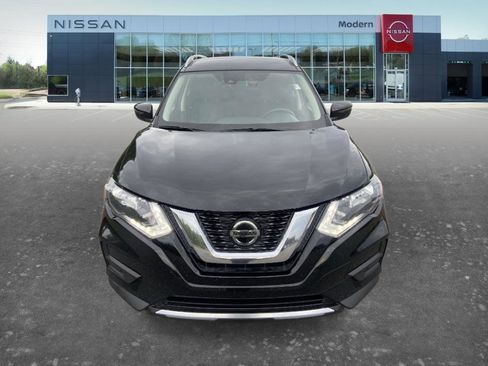 Used 2019 Nissan Rogue S w/ Special Edition Package FWD image 2