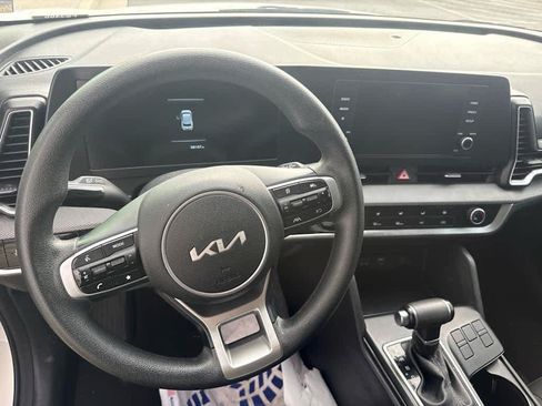 Used 2023 Kia Sportage LX FWD image 12