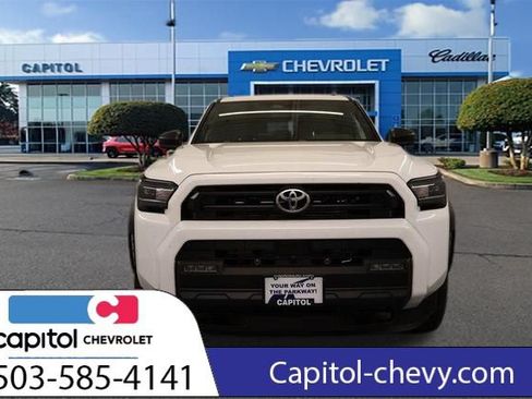 Used 2026 Toyota 4Runner SR5 AWD/4WD image 7