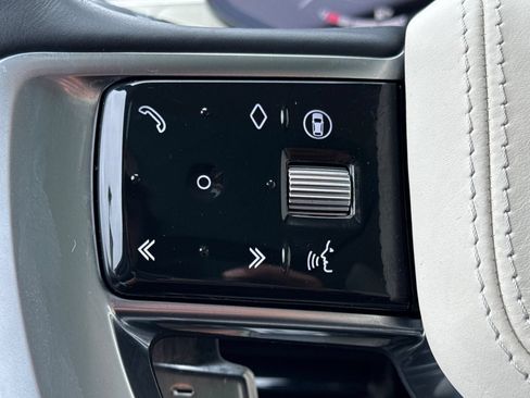 Certified 2025 Land Rover Range Rover SE AWD/4WD image 28