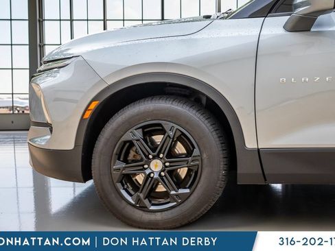 Used 2023 Chevrolet Blazer LT FWD image 44