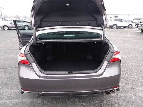 Used 2019 Toyota Camry L image 8