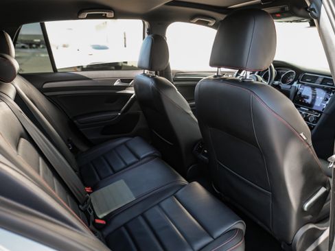 Used 2020 Volkswagen GTI SE image 34