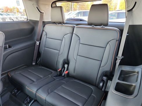 Used 2023 GMC Acadia AT4 w/ Technology Package image 10