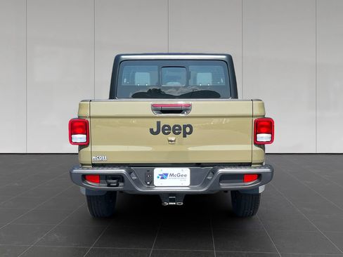 Used 2026 Jeep Gladiator Sport AWD/4WD image 4