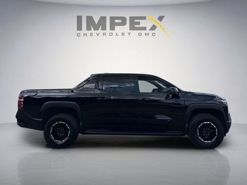 Used 2026 Chevrolet Silverado EV Trail Boss AWD/4WD image 6