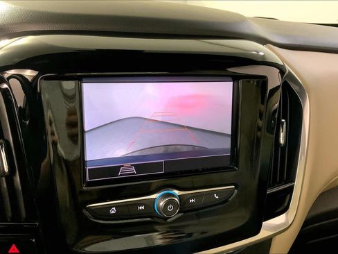 Used 2022 Chevrolet Traverse LS FWD image 22